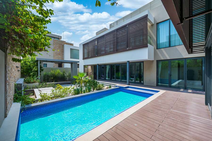 ready to move  luxury properties in Dubai