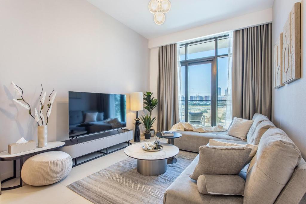 Fully furnished Azizi ready apartments Dubai