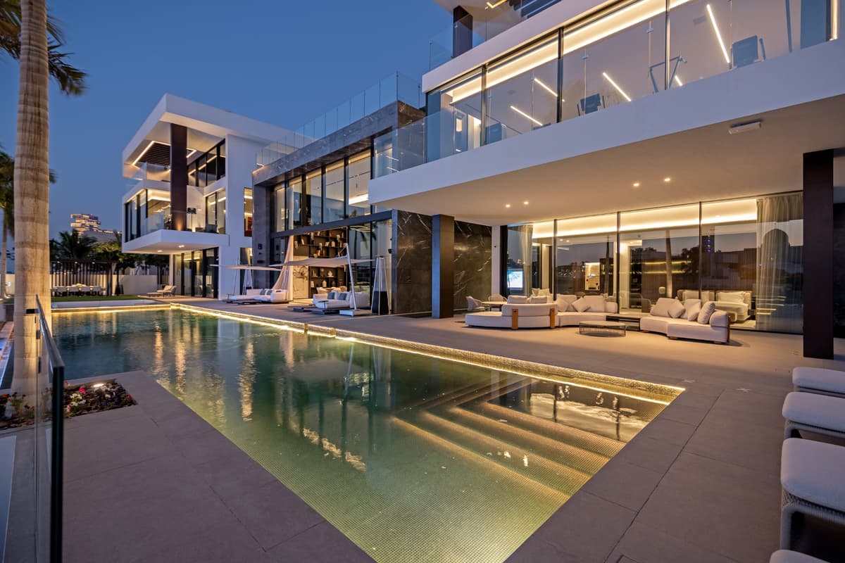Exclusive villas for sale in Palm Jumeirah