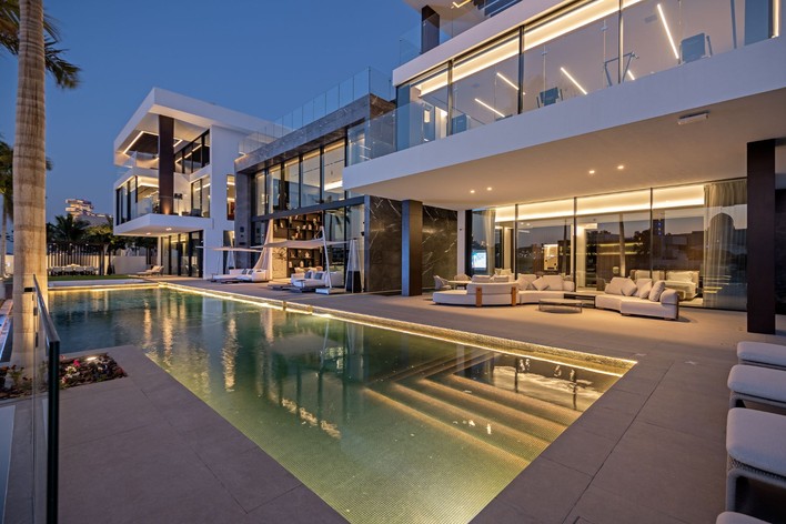 Dubai real estate listings